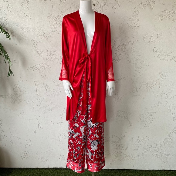 Victoria's Secret Other - Victoria’s Secret Chantilly Lace Kimono & Bottoms